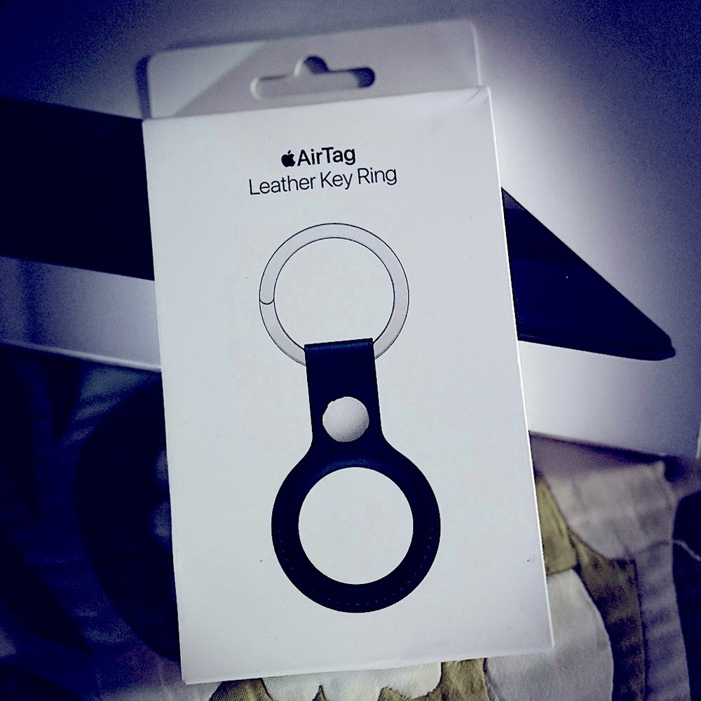 Apple AirTag leather key ring